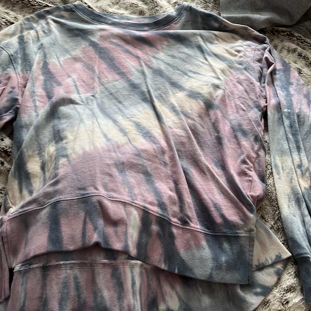 Aeropostale long sleeve crop top tie dye